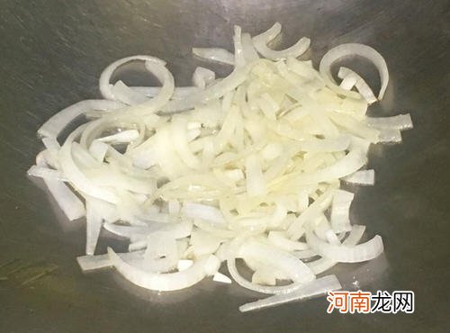 10分钟快手主食 高丽菜肉丝炒面