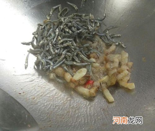 糯米椒炒豆鼓小鱼干