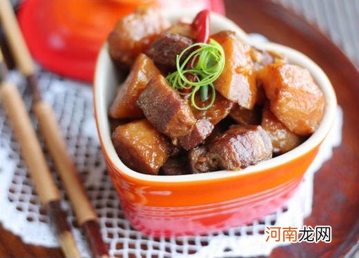 红烧肉炖土豆正宗的做法