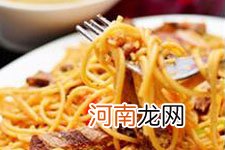 肉眼牛排炒意粉的做法