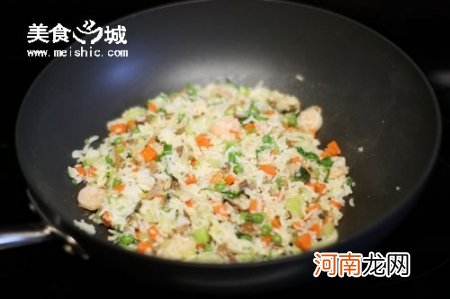 松茸炒饭的做法