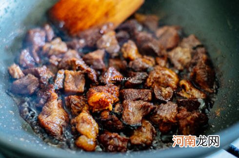 蒜香牛肉块