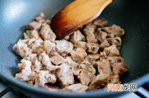 蒜香牛肉块