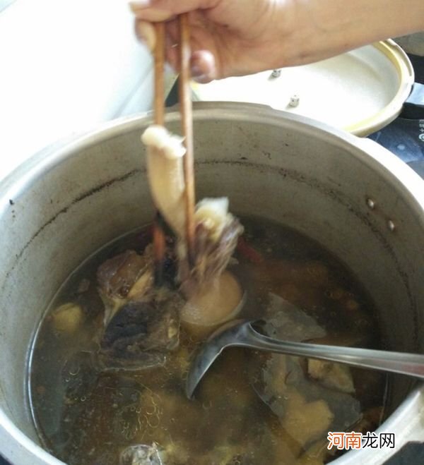 牛骨头汤的做法有哪些？制作的步骤是怎样的？