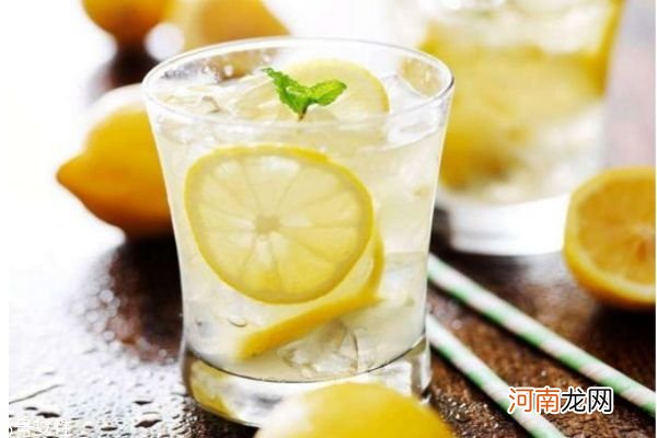 柠檬水怎么做 长期性喝柠檬水有什么好处和坏处