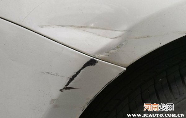 汽车划痕用什么修复最好？轻微划痕打蜡可以永久修复吗
