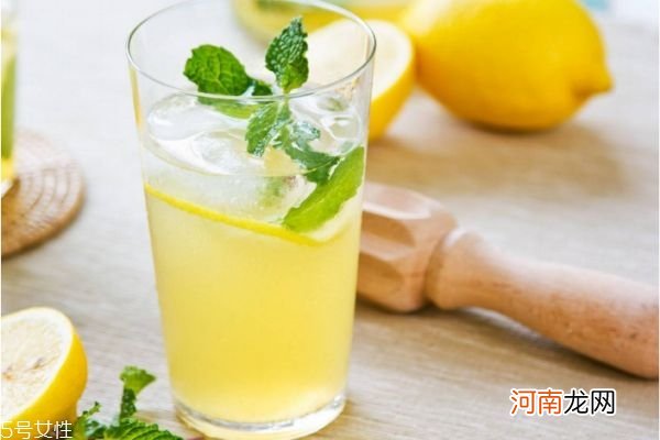 喝柠檬水的益处和坏处 喝柠檬水的禁忌