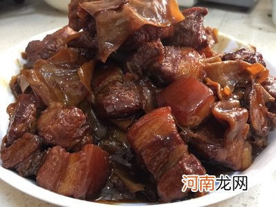 红烧肉怎么做好吃简单，你也可以做出正宗的红烧肉！