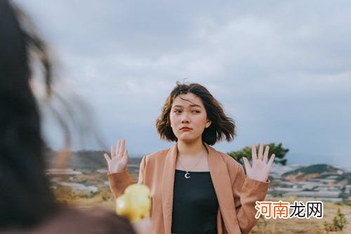 那他一定爱上了你 他会爱上你的。