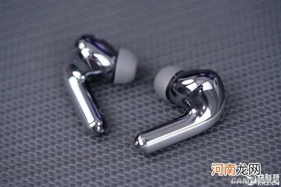 小米降噪耳机FlipBuds Pro图赏：镜面高光设计