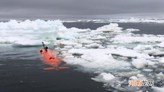无人潜艇发现 南极洲“末日冰川”恐将脱离大陆