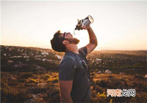 夏天要多喝水 留意有效喝水