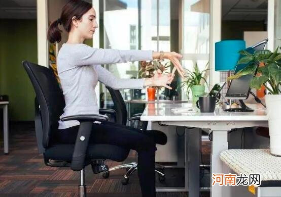 办公室能够练瑜伽瘦腿吗