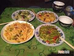 夜里10点多吃饭好吗