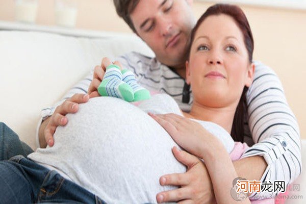 怀孕七个月溢奶怎么回事