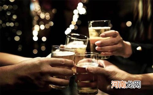 痛风可不可以喝红酒 ？为什么痛风患者不宜喝酒？