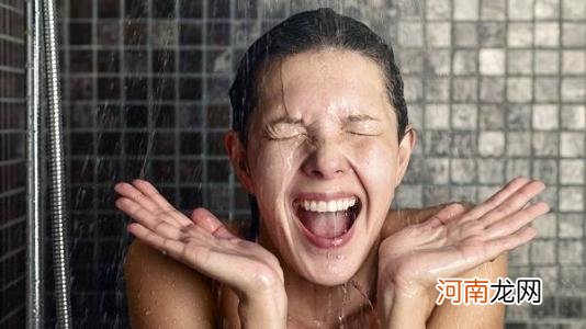 夏天洗冷水澡存有危害 小心导致疾病
