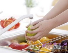 幼儿园小班健康教案：爱洗澡的水果