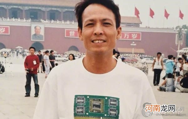 陈冠希微博中发的龙叔是谁 被曝是当年送电脑修理人