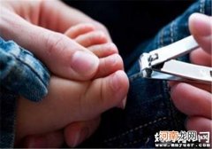 宝宝指甲长了怎么办 妈妈该如何给宝宝剪指甲