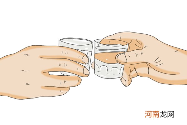 什么能快速解酒 喝酒后吃什么能快速解酒？