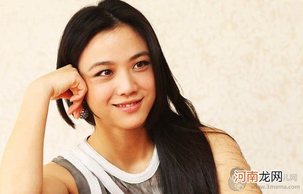 杨幂家庭背景显赫全是学霸 家庭成员是教授学神爸爸还是警察