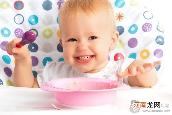 宝宝几个月可以吃手指食物 妈妈需要及时添加
