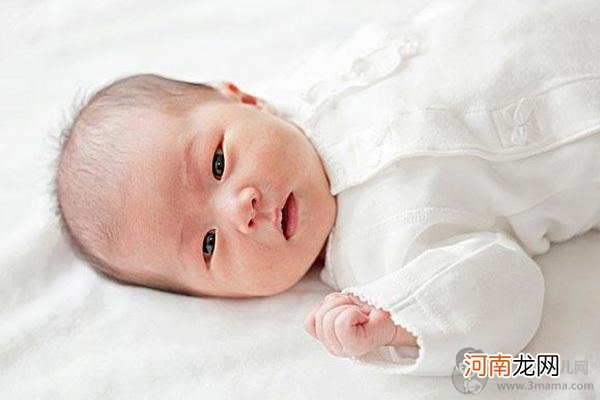 5月份初夏10个月大的宝宝穿什么衣服好,宝宝几月可以穿鞋？