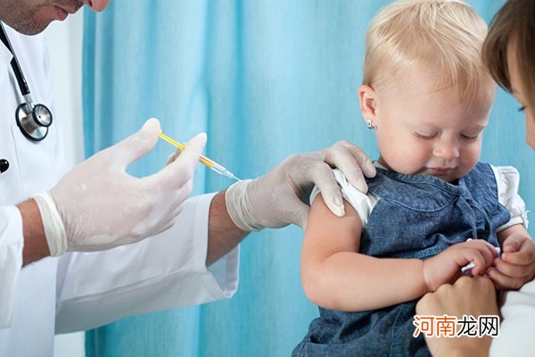 宝宝打肺炎疫苗后发烧怎么回事 想要退烧这4步不能少