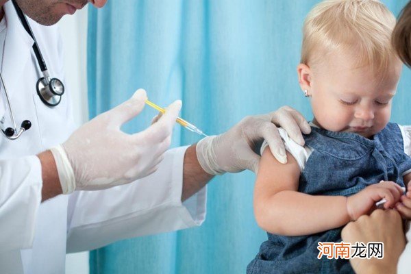 婴儿打乙脑疫苗后发烧怎么回事 应该怎么处理最好