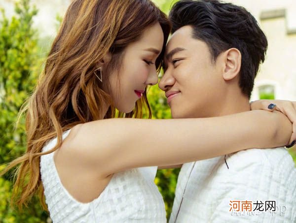 王祖蓝宣布老婆李亚男怀孕 12CM身高差情侣迎爱情结晶