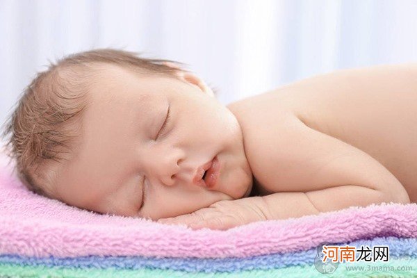 如何调整婴儿睡眠时间 用这3个自然方法好过强制哄睡