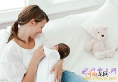 母乳喂养可提高宝宝脑部发育