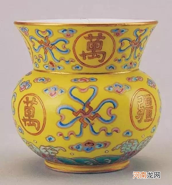 清代瓷器各时期的主要特征 清代官窑瓷器的特点
