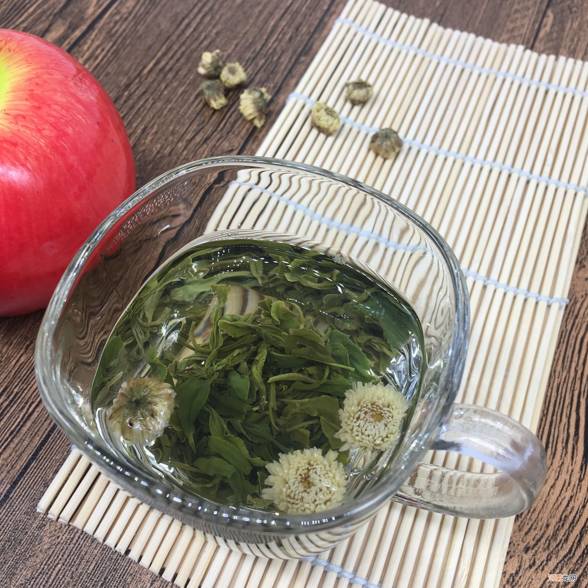 养生效果更好 菊花和绿茶可以一起泡吗