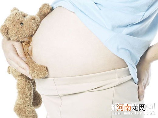孕晚期频繁摸肚子可致早产 四种情况千万别乱抚摸肚子