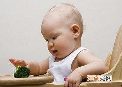 如何让小宝宝适应辅食的添加