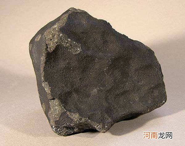 陨石是这样鉴定的 鉴定石陨石的方法