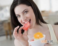 哺乳期奶水有点发绿