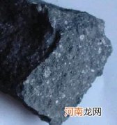 中国最珍贵的陨石之一 碳质球粒陨石为何如此珍贵