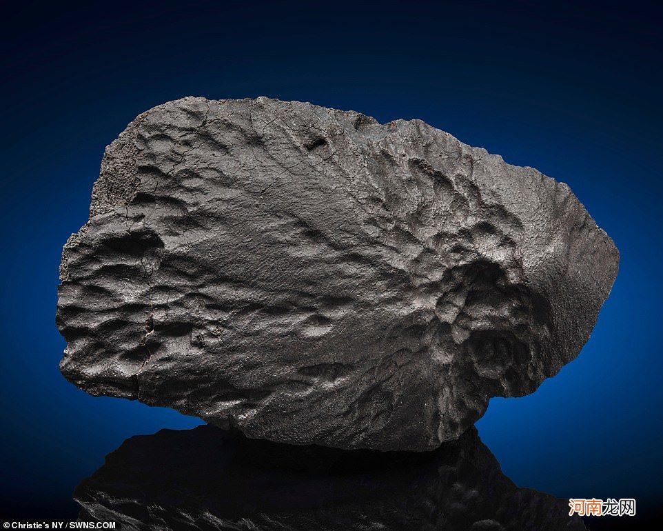 拍卖含有70亿年星尘的陨石 铁陨石2021年价格