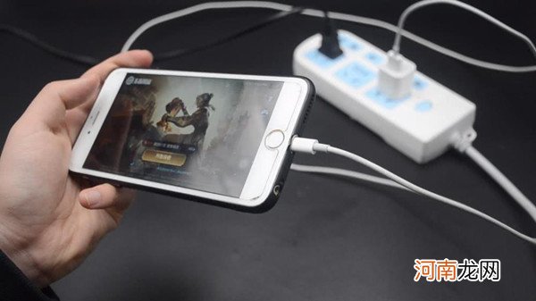 怎么给手机充电？ 手机充电充到多少拔最好