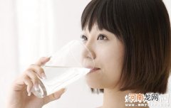 孕妇喝水并非越多越好 孕妇每天喝多少水合适