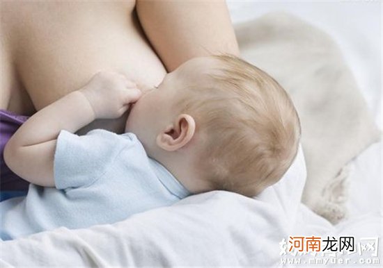 母乳喂养正确姿势妈妈可知 关于母乳喂养这些事要注意