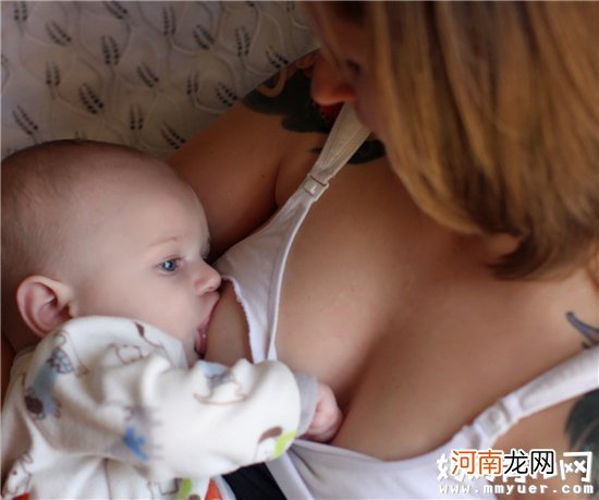 过早使用安抚奶嘴会造成母乳少 盘点造成母乳少的原因