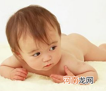 秋季宝宝须防佝偻病 应服鱼肝油晒太阳