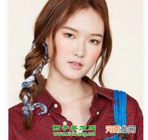 女生小卷发发型如何扎 五款漂亮小卷发发型欣赏