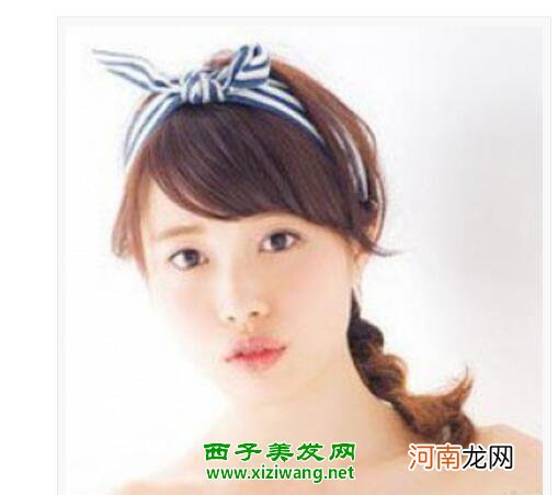 女生小卷发发型如何扎 五款漂亮小卷发发型欣赏