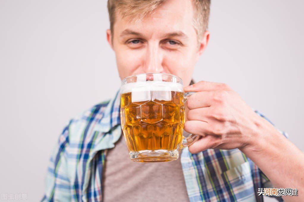 经常喝啤酒有很多好处吗？仅可以预防骨质疏松症，还可以抗癌？真相来了