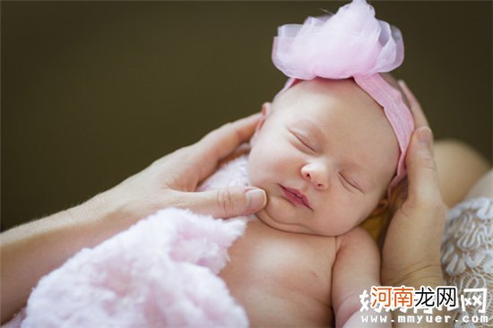 新生儿肚脐可以用消毒剂清洁吗 新生儿脐部护理误区多